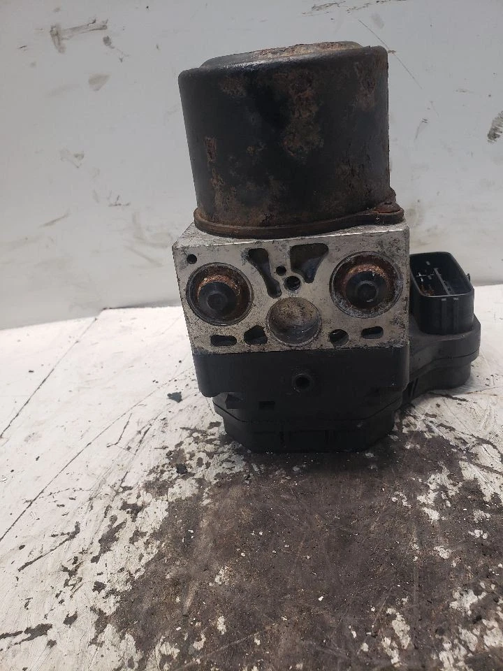 Conjunto de actuador y bomba de pieza de freno antibloqueo para 04-05 RAV4 1377853 Foto 3 de 4