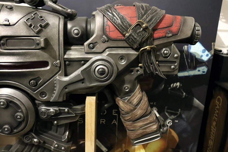 Gears of War Hammerburst II - 1/1 Replica / LED - Epic / TRIFORCE limited to 800 - Bild 2 von 4