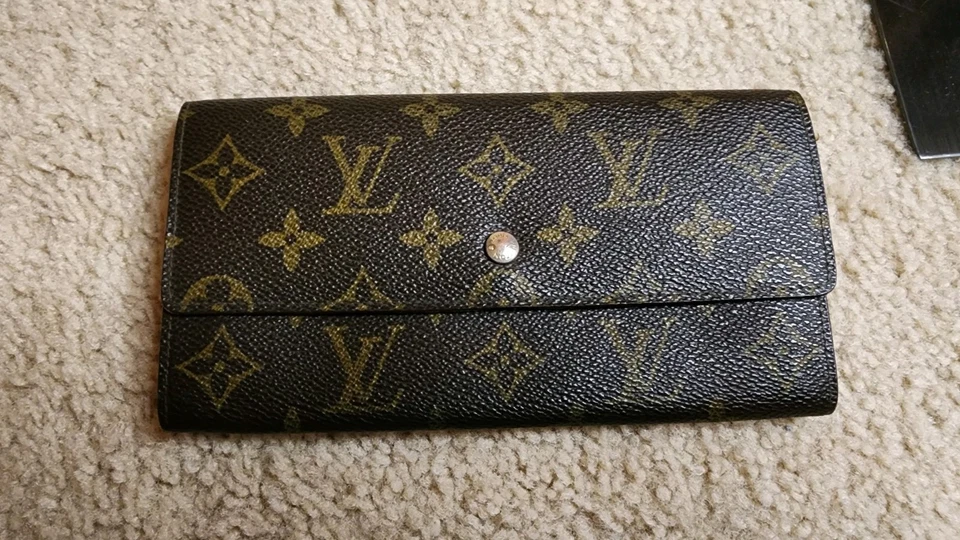 Auténtica cartera larga Louis Vuitton Sarah con monograma en marrón Foto 3 de 4