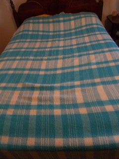 VINTAGE BLANKET BLUE PLAID 68 X 84" CUTTERS