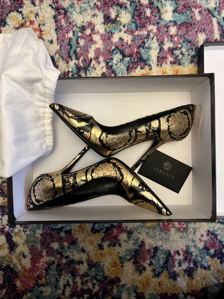 Versace Zapatos de Tacón de Charol Negro y Dorado, Medusa, Estampado Paisley EU 37 Foto 2 de 4