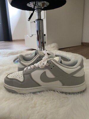 Graue Nike Dunks in der Größe 37,5 in gutem Zustand