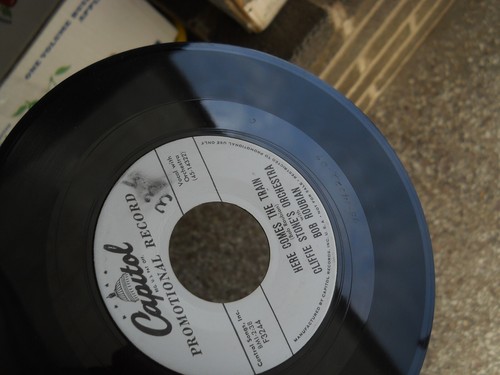 Z6 CAPITOL F3244 ROCKABILLY BOB ROUBIAN with CLIFFIE STONES HERE COMES THE TRAIN - Picture 6 of 10