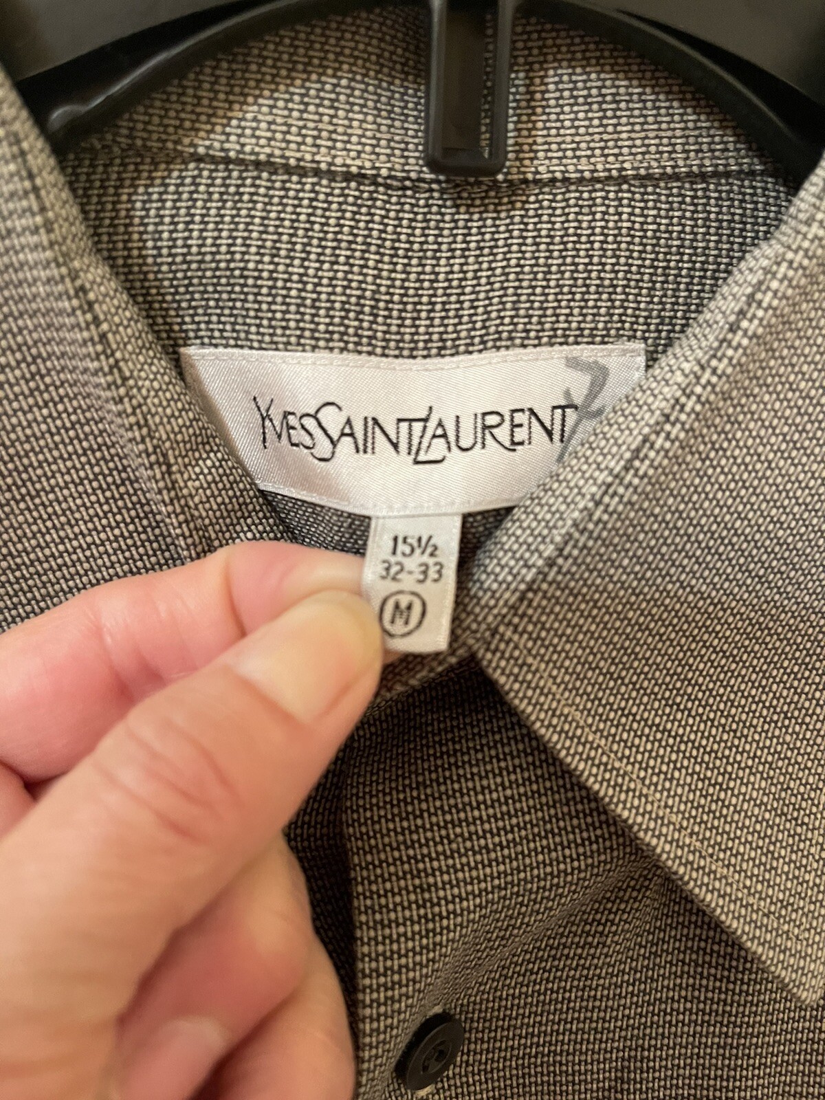 Camicia da uomo Yves Saint Laurent a maniche lunghe abbottonate. Taglia media 15 32 33