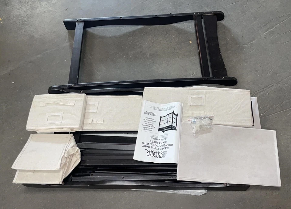 Cambiador de bebé estilo trineo con 6 cestas de almacenamiento y almohadilla - Espresso Foto 3 de 4