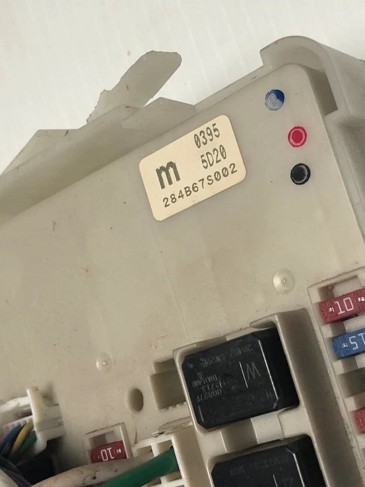 Оригинальный модуль управления кузовом предохранителя для Nissan Armada Titan Infiniti 2004–2006 годов выпуска 284B67S002 - Изображение 2 из 3