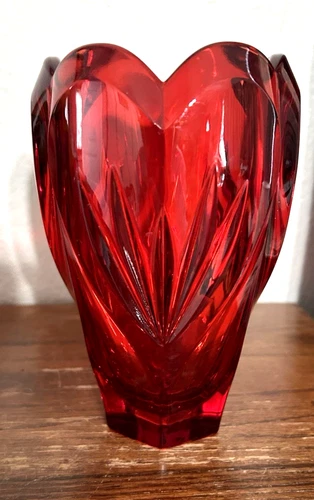Marquis by Waterford Sweet Memories Red Lead Crystal Vase Germany Vintage 6-3/8"