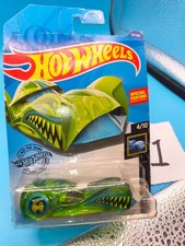 2017 HOT WHEELS X-RAYCER SERIES CLOAK DAGGER GREEN