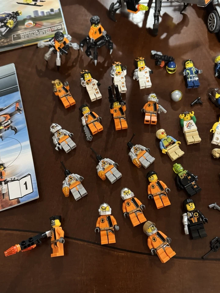 LEGO Agents - Many Sets (As Is)- Mini-figures & Instructions. Offers Welcome! - Image 3 of 4