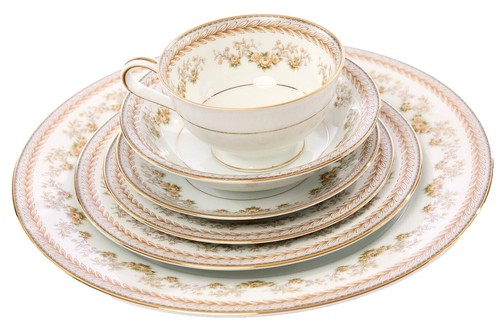 NORITAKE VIRTUE #2934 Blue Roses On Porcelain Fine China 7 Piece