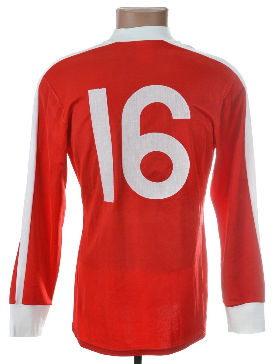 VINTAGE PUMA 1980'S RED FOOTBALL SHIRT JERSEY #16 SIZE M (6) | eBay
