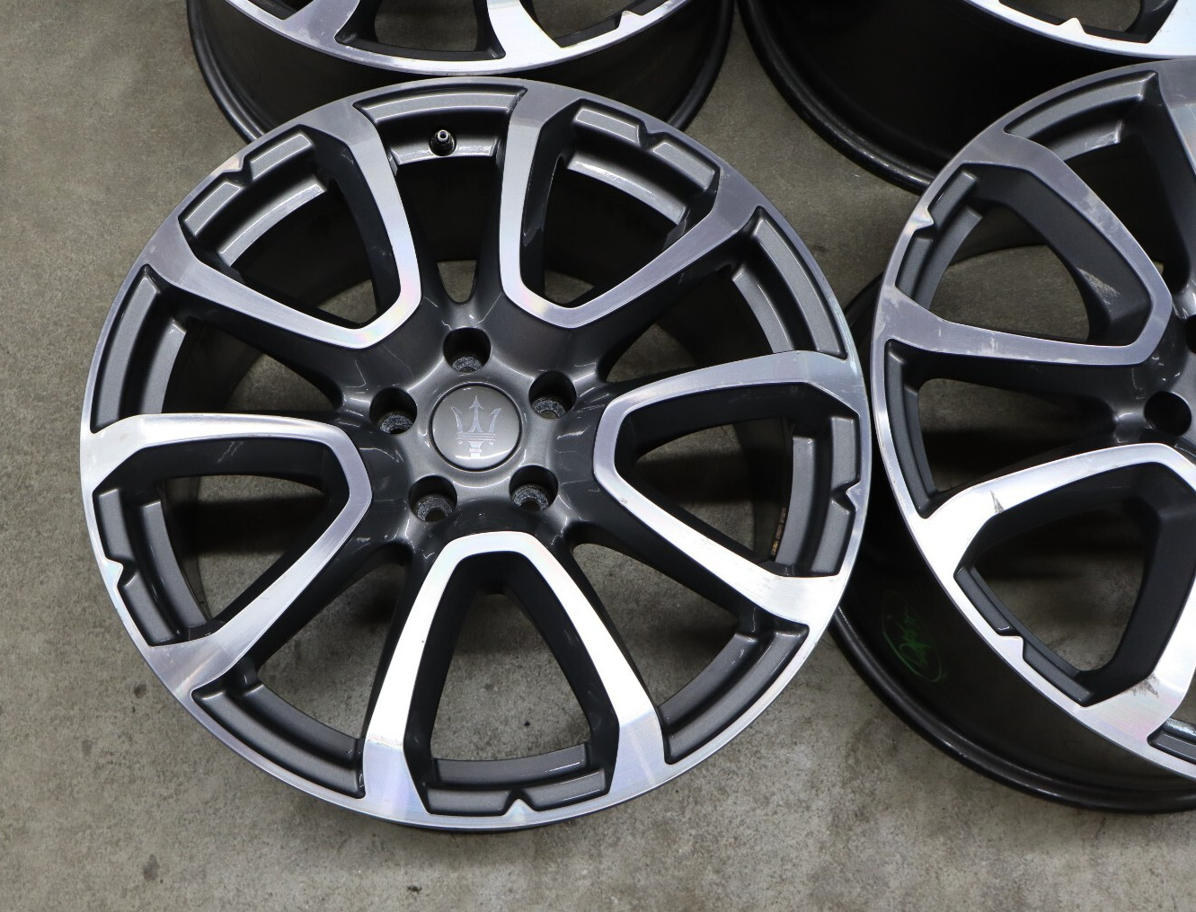 Set of (4) Wheel Rim Maserati Levante 19" 2017 2018 670044699 OEM OE 96415