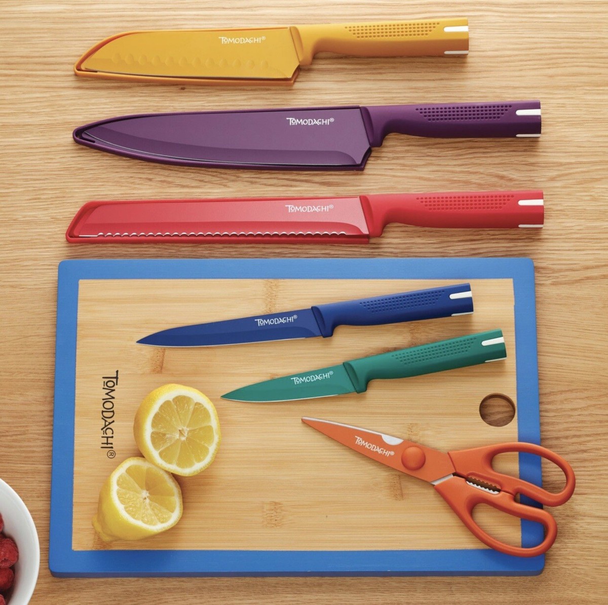 Tomodachi, 12-Pc Akita Shears Cutlery Set w Bamboo Cutting Board