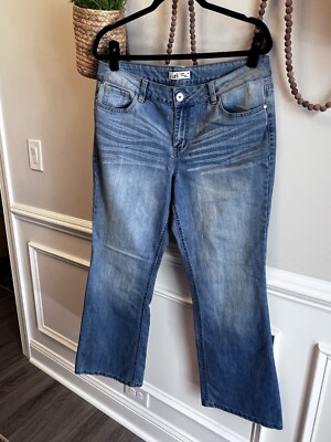 LEI Sophia Hipster Flare Juniors Jeans Size 15 Light Wash Distressed