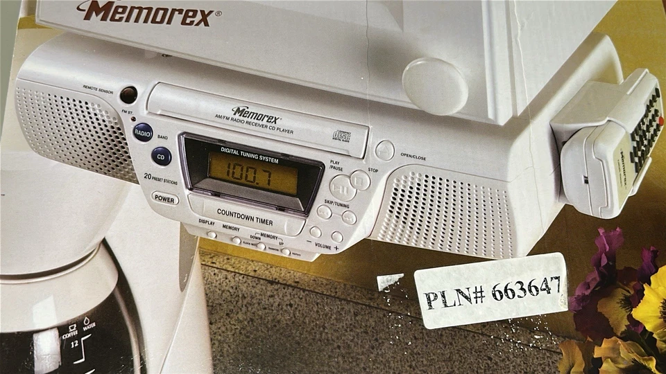 Radio CD/reloj debajo del gabinete Memorex con control remoto modelo #MC3800 (LEER) NUEVO Foto 3 de 4