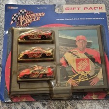 Winner's Circle Gift Pack 1:64 NASCAR Tony Stewart 20 Pontiac Home Depot