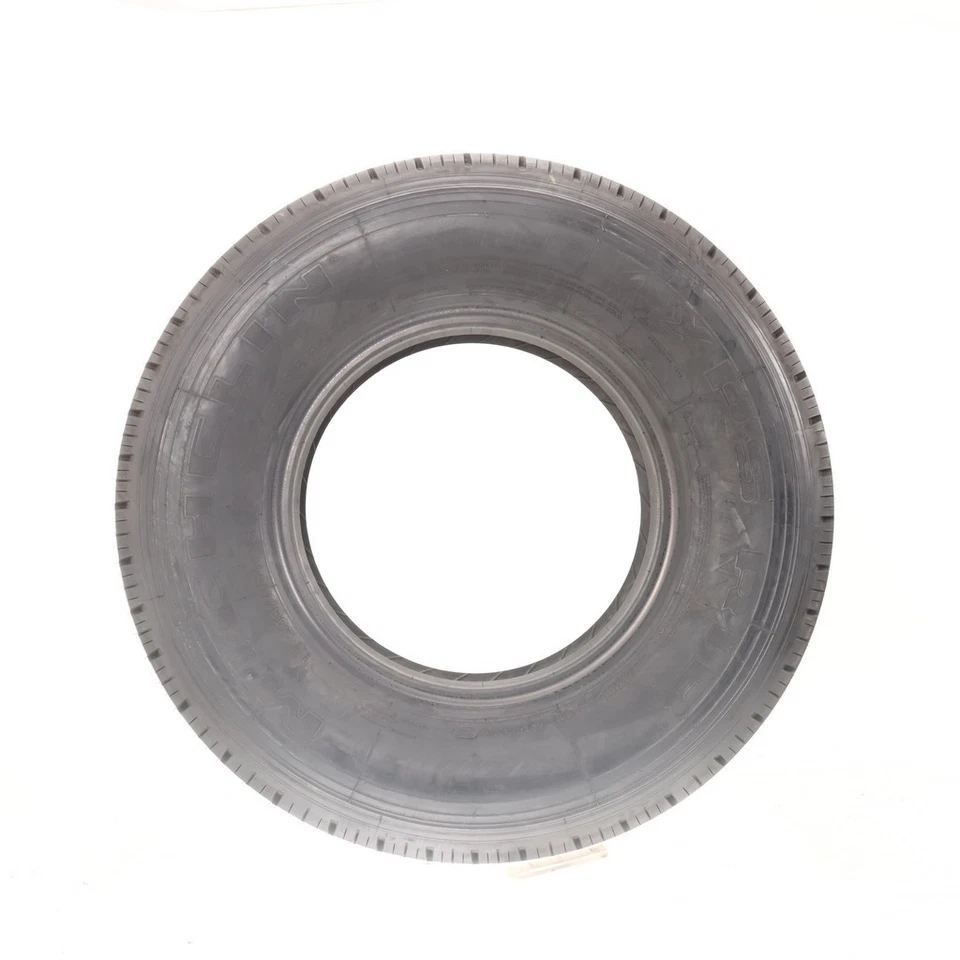 Driven Once LT 235/85R16 Michelin XPS Rib 1N/A - 15/32 Foto 4 de 4