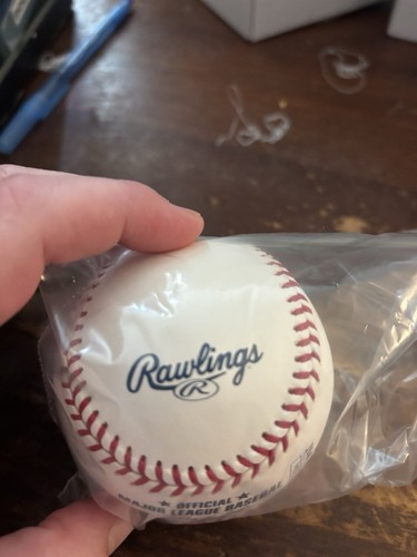 Ivan Rodriguez Signed Baseball JSA AUTHENTIC - Picture 4 of 8