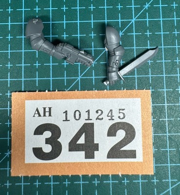 Reiver Bolzenpistole Kampfmesser Arm Paar Phobos 40k Bits Space Marines Heresy