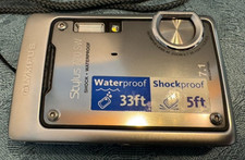 Olympus Stylus 720 SW 7.1MP Digital Camera w Battery Charger Case Manual Works