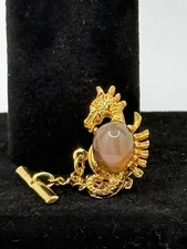 Vintage Agate Lapel Tie Tack Pin Gold-tone Seahorse Small Bar Men’s Formal Wear