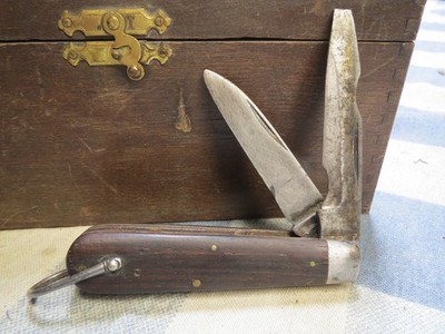 Vintage Pal Blade Co. USA Electricians Folding 2 Blade Wood Handle Pocket Knife