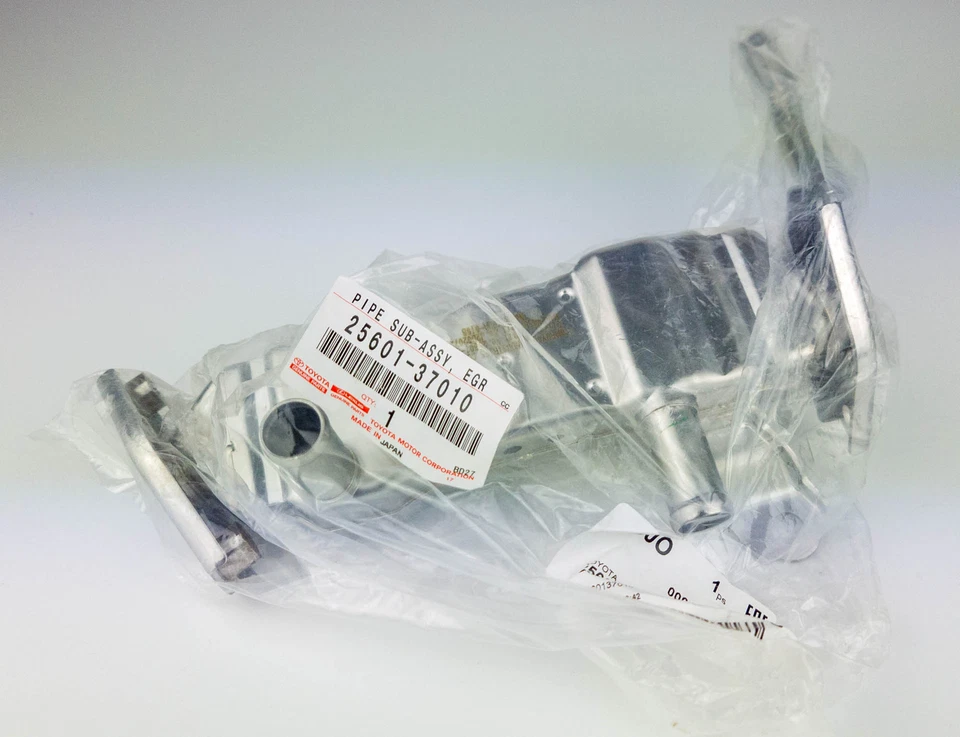 Toyota 25601-37010 EGR Pipe Lexus CT200h 2011-2017 Prius V 2ZRFXE Genuine - Image 2 of 4