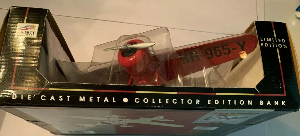 Liberty Classics 1932 Lockheed Vega Model 5 Airplanes - Image 3 of 4
