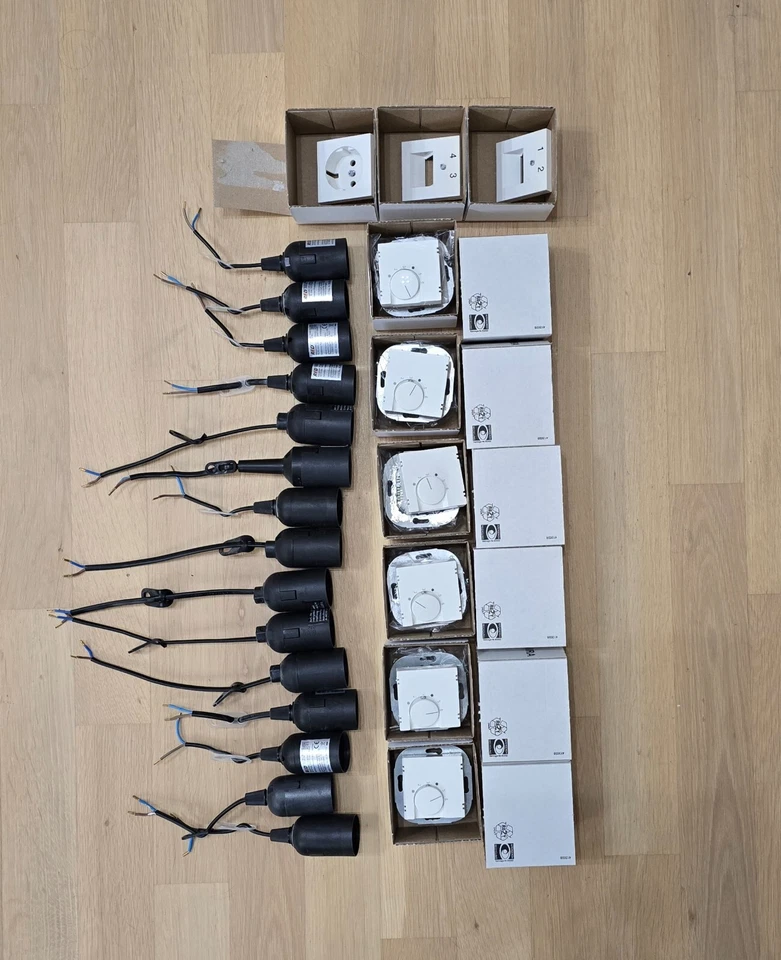 Fußboden Thermostat Regler, Baupendel, Abdeckung für LAN und Schucko