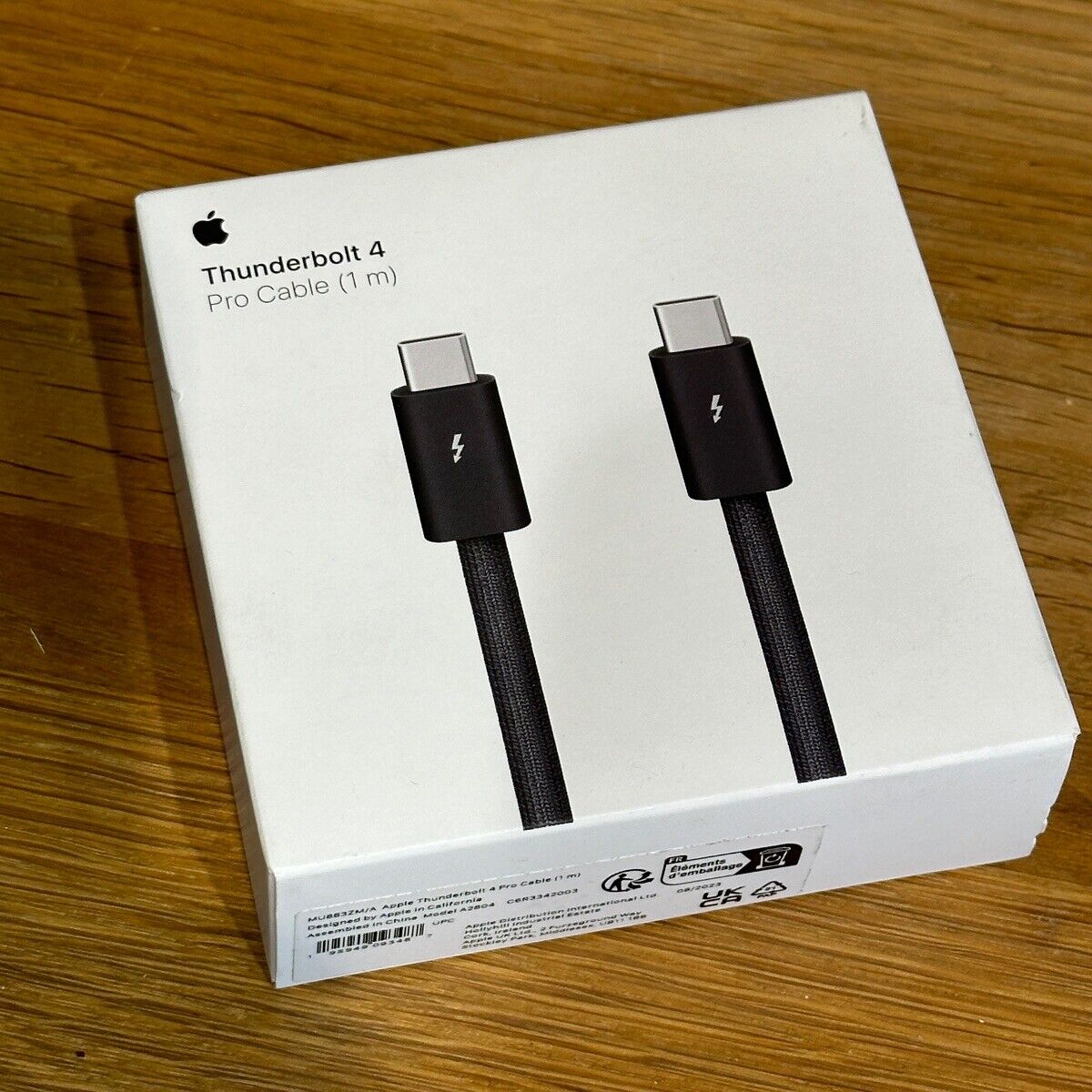 Thunderbolt 4 Pro Cable (1.8 m) 