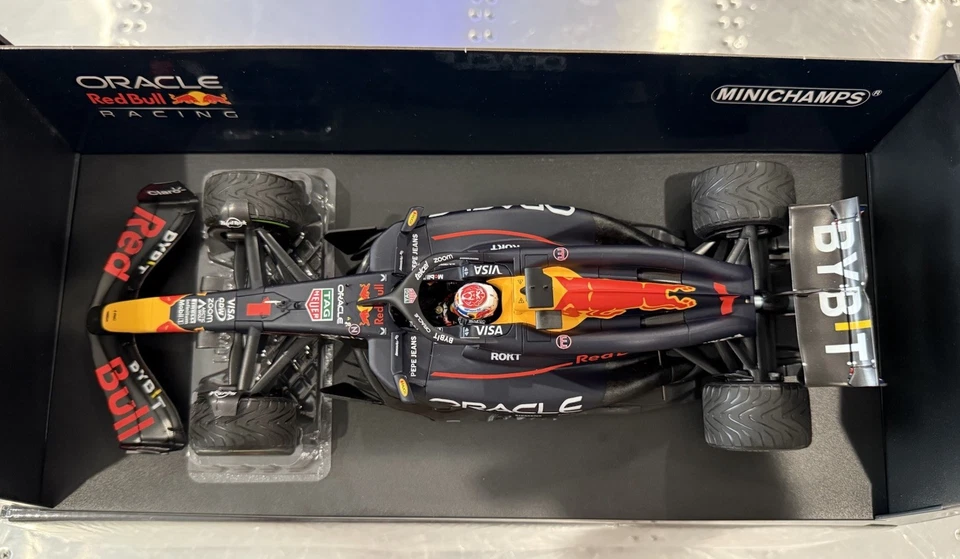 Max Verstappen 1/18 -RED BULL RB20- Win CANADA GP WORLD CHAMPION 2024 Minichamps - Image 3 of 4