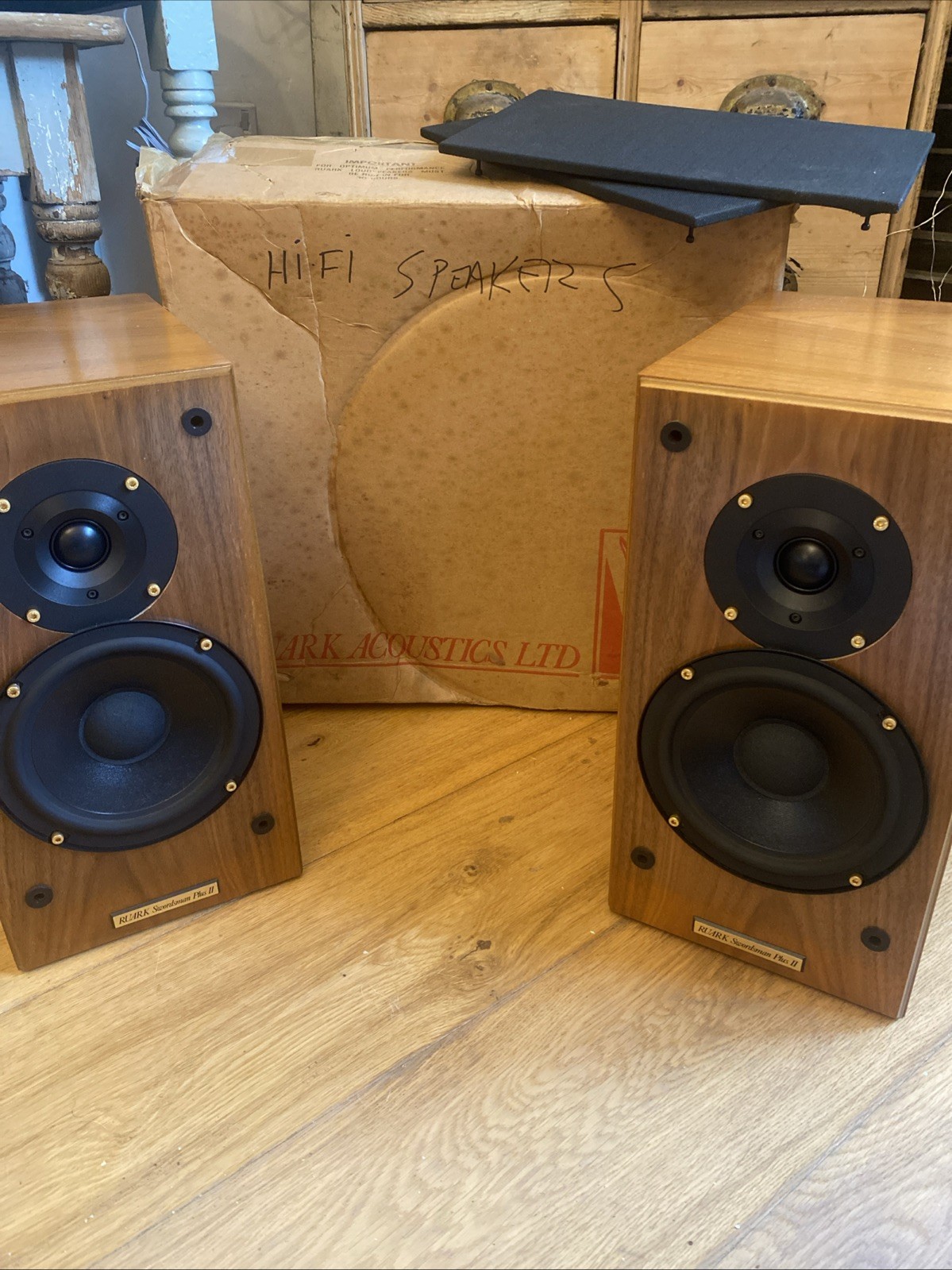 Vintage Ruark Speakers Swordsman II Excellent Condition With Box & Cables