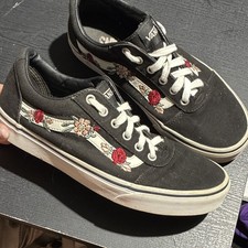 VANS Women's Low Top Lace-Up Sneakers Black/White/Red Floral embroidered logo