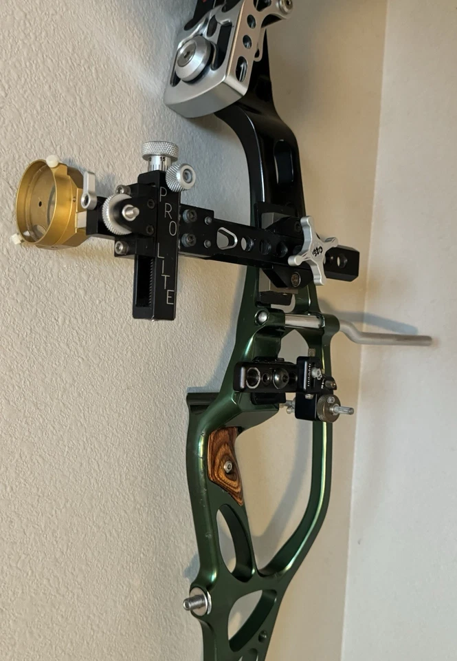 Arco recurvo vintage/raro Hoyt XT-2000 Competition Target verde/negro/ProLiteScope Foto 4 de 4