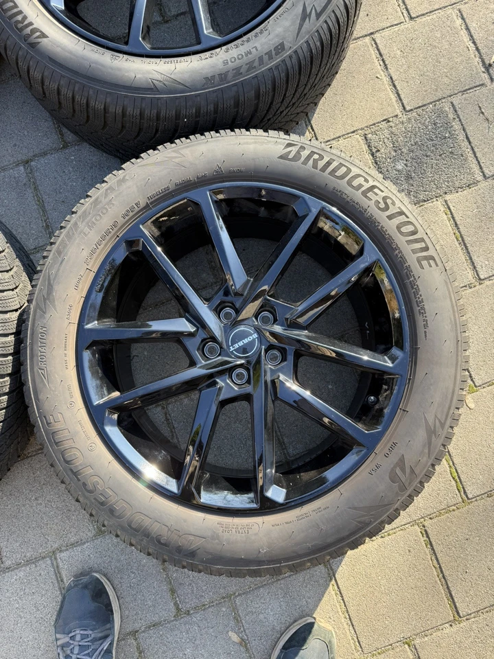 Winterräder Skoda Enyaq (NY) iV 80 80X RS 19" schwarz Bridgestone LM-005 NEU ECE - Bild 3 von 4