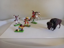 Britains Deetail Indians & Bison  1:32 One Mounted Three Standing Vintage Plast
