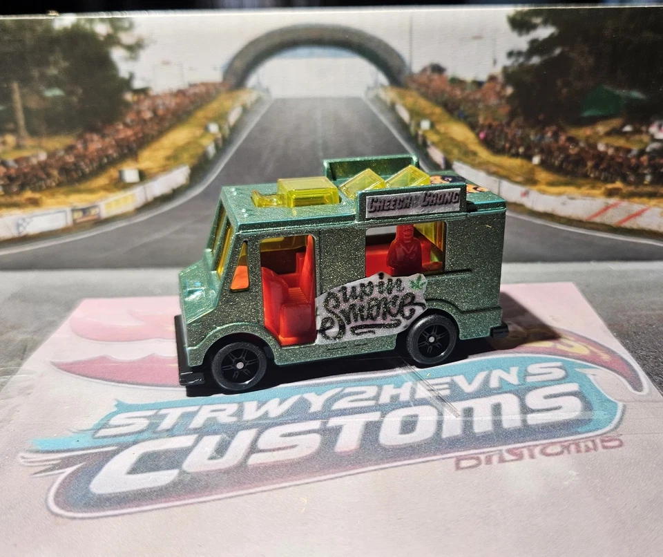 Hot Wheels **Cheech y Chong personalizados con Spectraflame y pilotos reales*** Foto 2 de 3