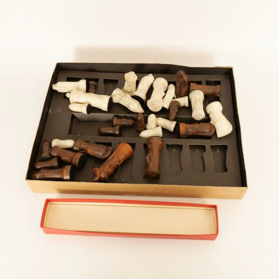 Juego de Ajedrez Esculpido Ganine Gótico Vintage Caja Original Inserto Piezas Esculpidas Foto 3 de 4