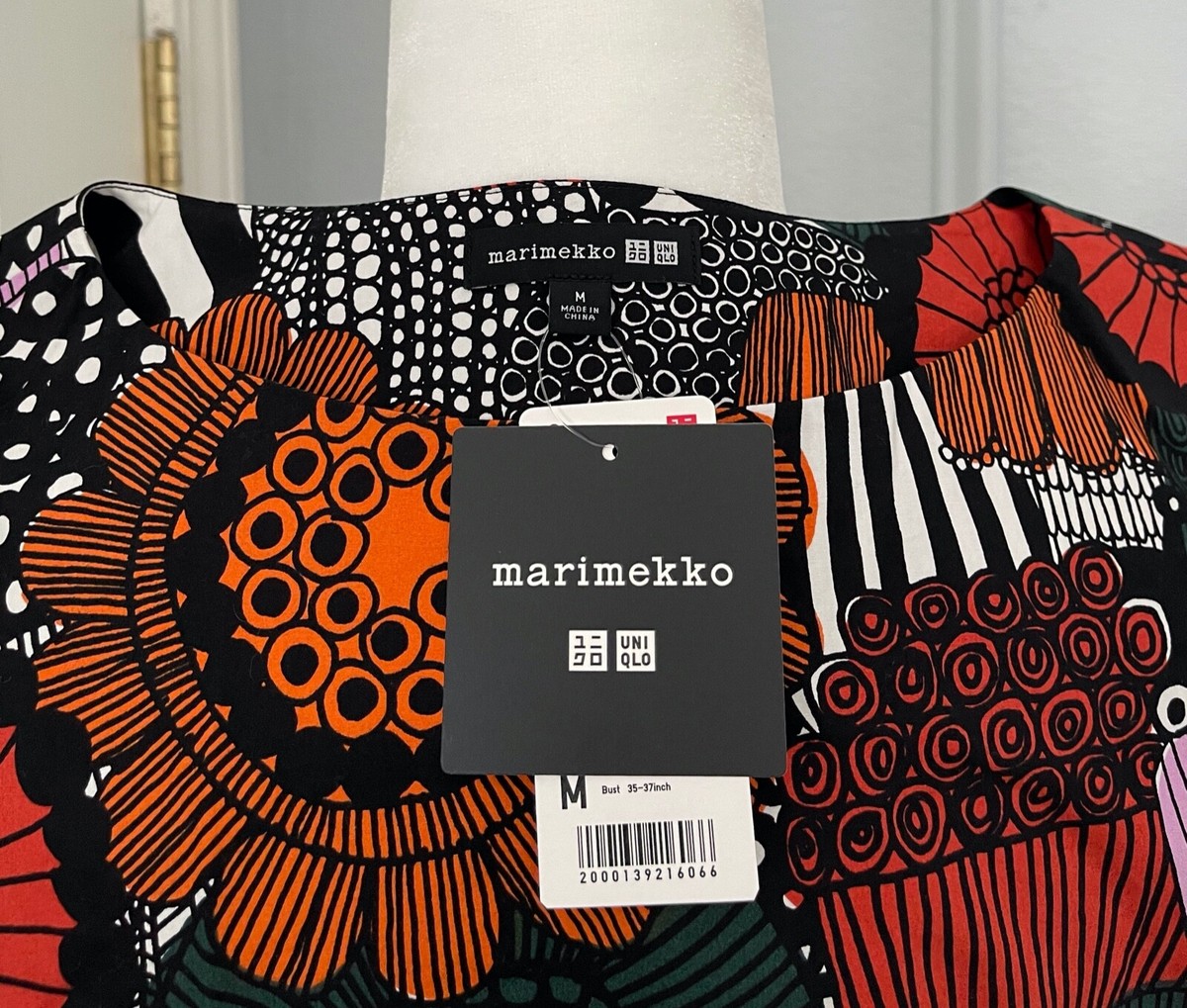 Uniqlo x Marimekko Women Siirtolapuutarha A-Line Sleeveless Uniqlo x Marimekko Women Siirtolapuutarha A-Line Sleeveless
