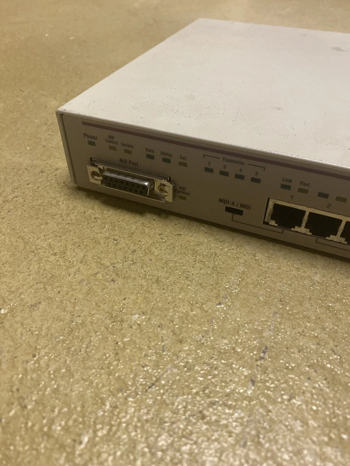 SynOptics 16 Port Ethernet LattisHub 2803 - Image 3 of 4