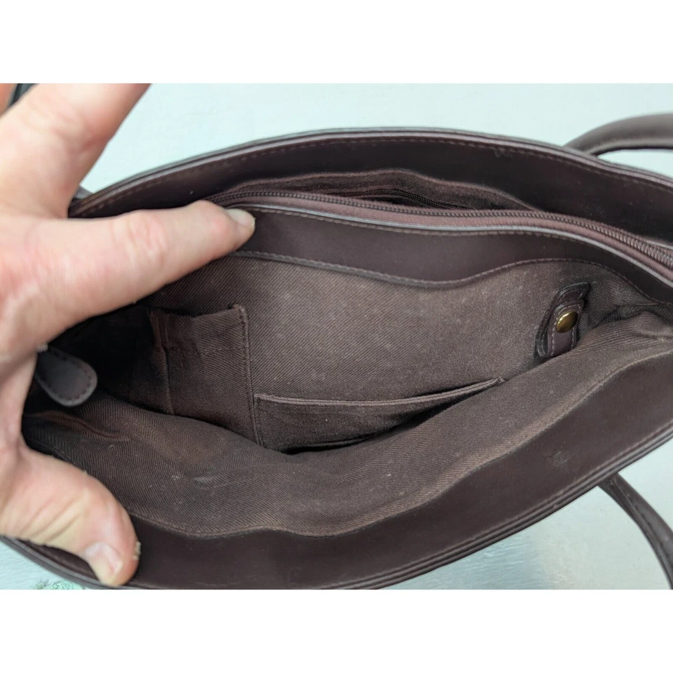 Bolso de Mano Etienne Aigner Monograma Marrón Borgoña Cartera de Hombro Imitación Cuero Borde Foto 3 de 4