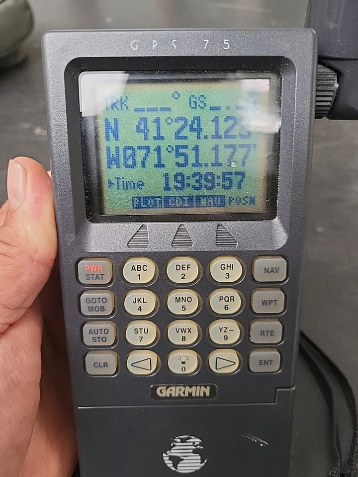 Garmin GPS 75 Personal Navigation Bundle With Torn Case Marine Hiking Fishing Te - Image 3 of 4