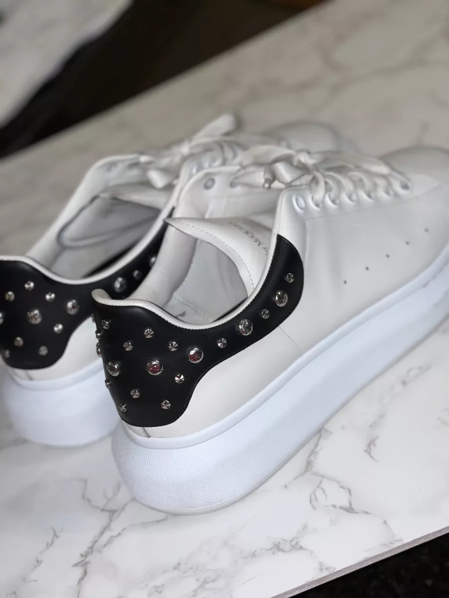 Alexander mcqueen top studded sneaker