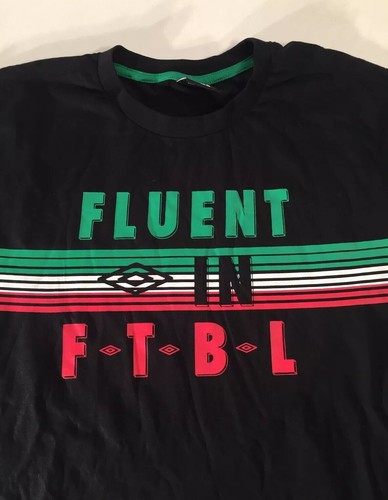 Nueva con etiquetas Camiseta de Fútbol Umbro para Hombre Mediana Negra Fluida en FTBL - Imagen 2 de 7