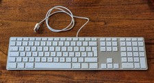 Apple Keyboard MB110D/B Modell A1243. Deutsches Layout. Mit Ziffernblock.