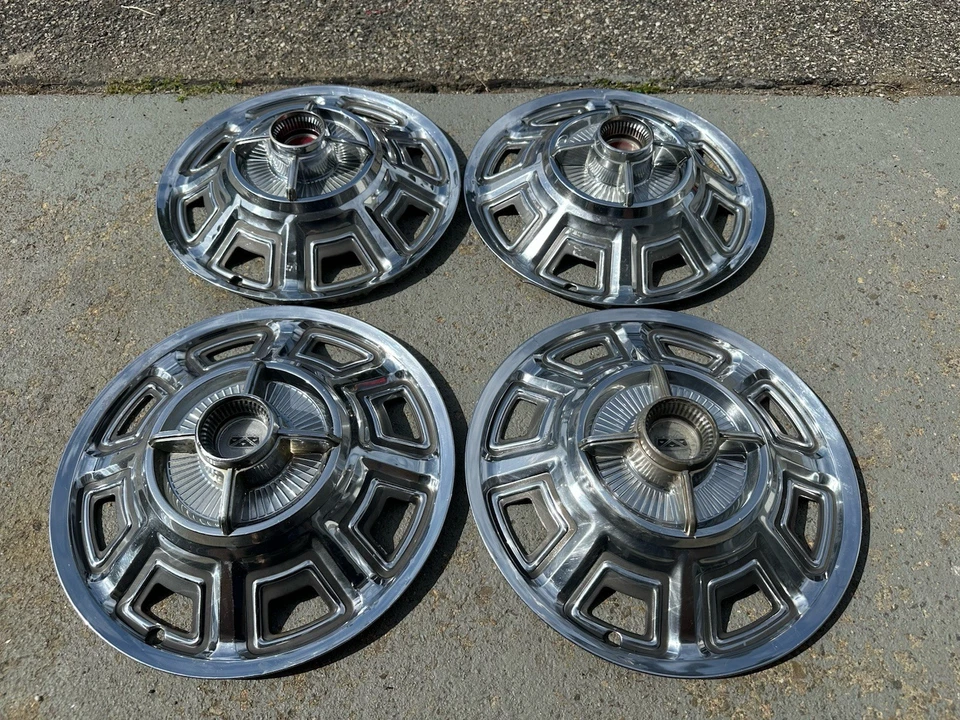 4 1966 Ford Fairlane 14” calotas giratórias tampas de roda bons motoristas 66 manchas - Imagem 2 de 4