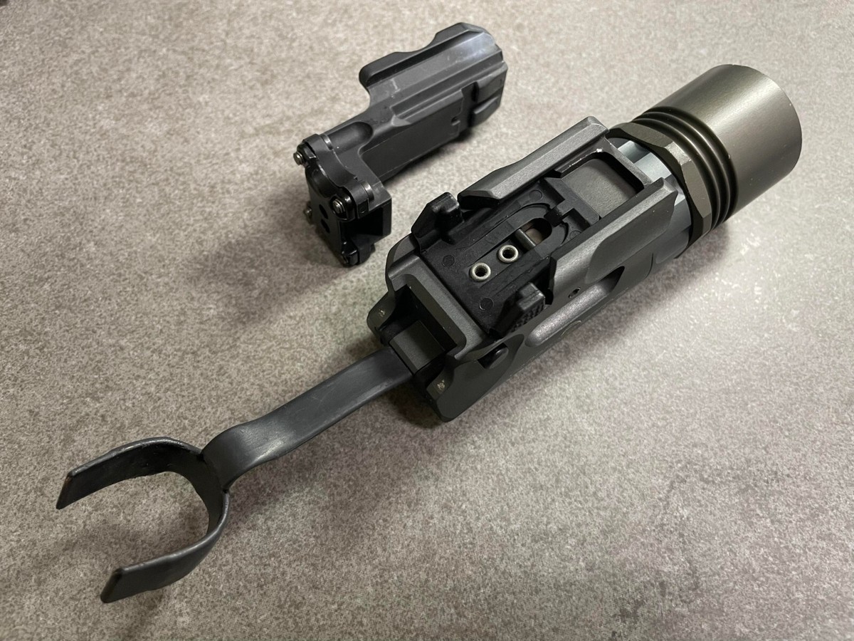 ライト・ランタン SUREFIRE P111C for GLOCK near NYD no BT Surefire® X300U Weaponlight - Springfield Armory