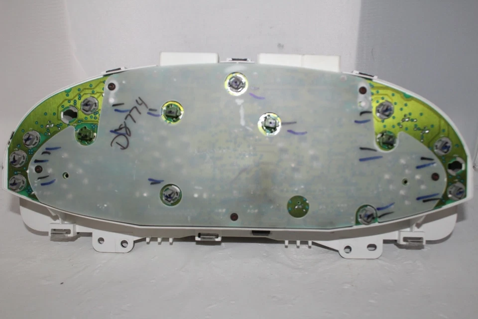 Cuadro de instrumentos velocímetro medidores de panel 03 04 Mazda Tribute 134.567 millas Foto 4 de 4