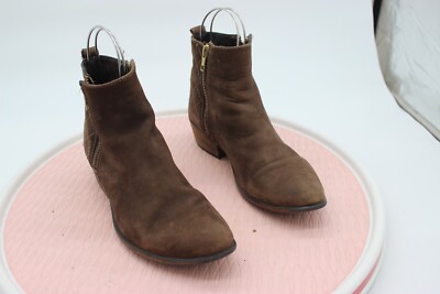 Steve Madden Boots Womens size 8 M DUEL Side Zip Ankle Bootie Brown Suede Heels
