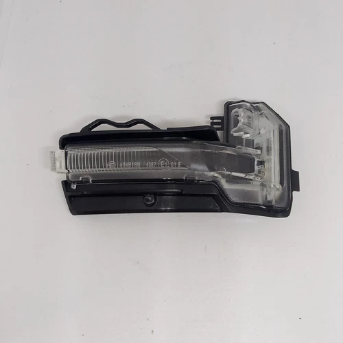 NEW GENUINE AUDI Q3 F3 Front Right Door Mirror Turn Indicator 81A949102